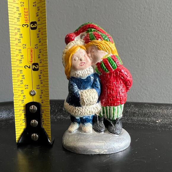 Vintage 1982 Kissing Couple Boy and Girl Figurine - Picture 7 of 7